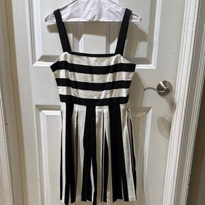 LOFT Black and Cream Linen Fabric Detail Dress Women’s Size 0